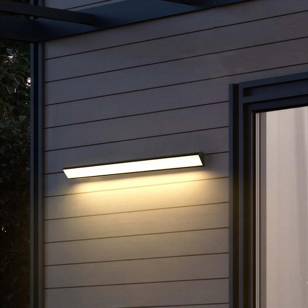 Outdoor Entrance Wall Light With Geometric Tri Prism Design